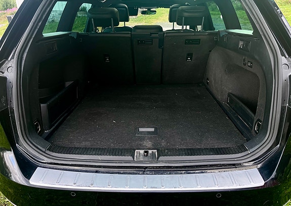 Volkswagen Passat 14 of 26