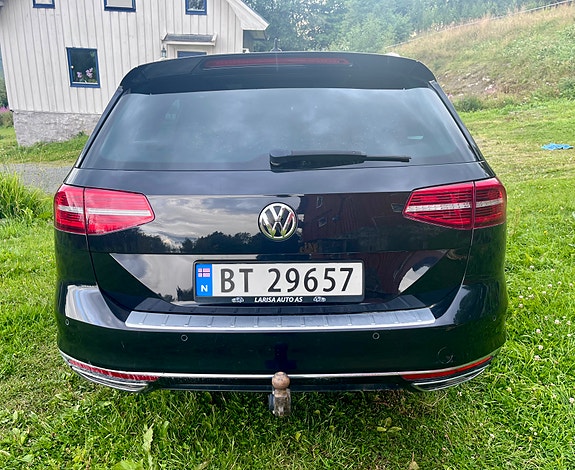 Volkswagen Passat 6 of 26