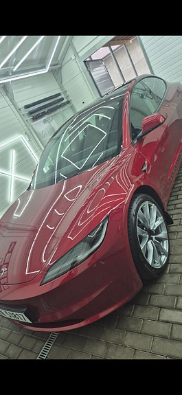 Tesla Model 3 13 of 17