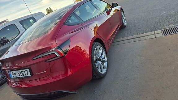 Tesla Model 3 2 of 17