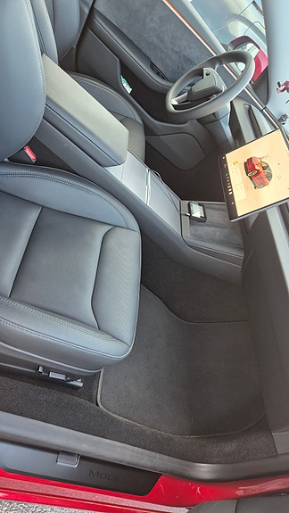 Tesla Model 3 12 of 17