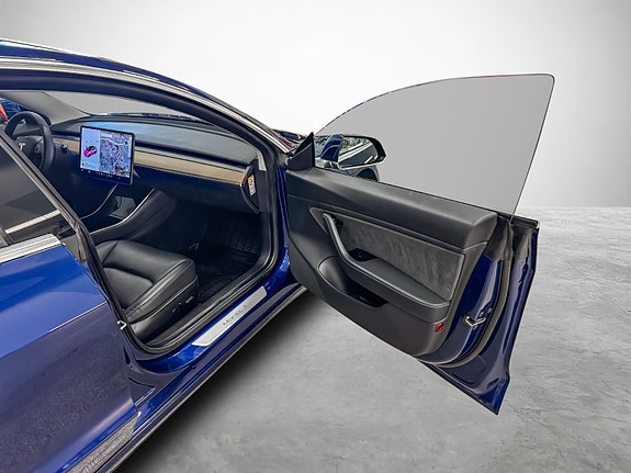 Tesla Model 3 21 of 30