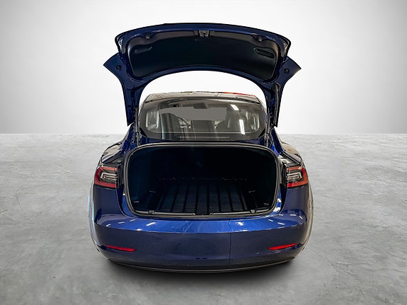 Tesla Model 3 27 of 30