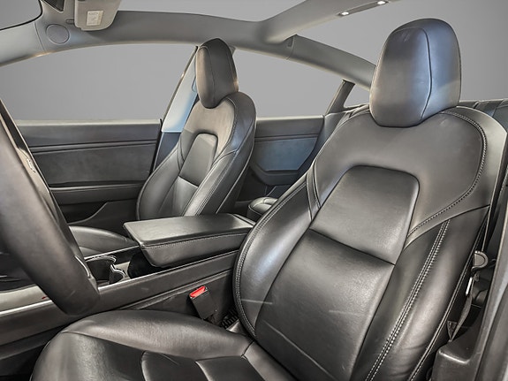 Tesla Model 3 11 of 30
