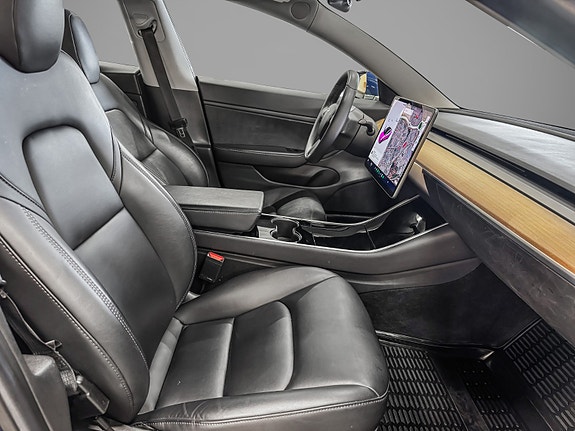 Tesla Model 3 20 of 30