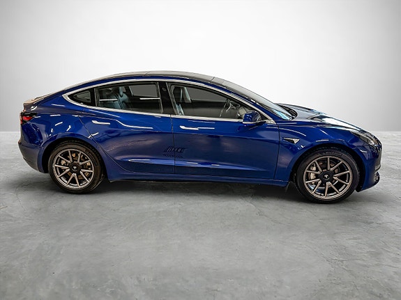 Tesla Model 3 6 of 30