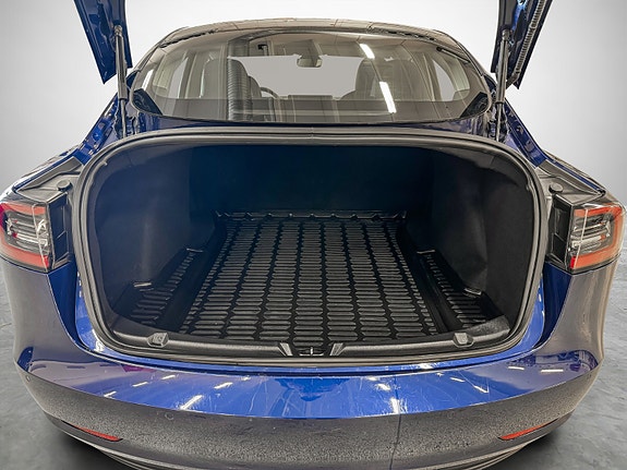 Tesla Model 3 28 of 30