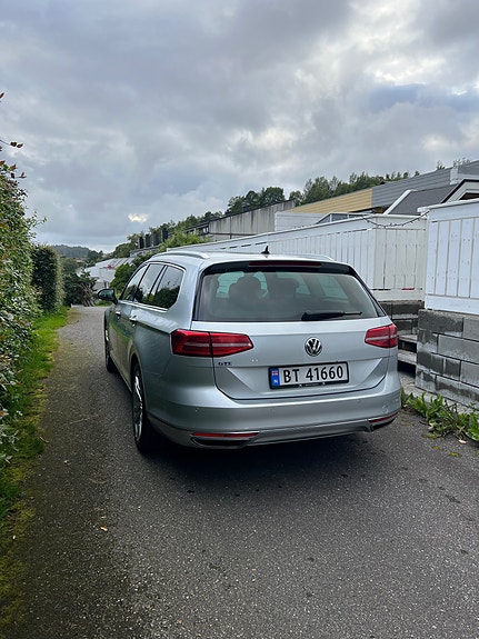 Volkswagen Passat 5 of 23