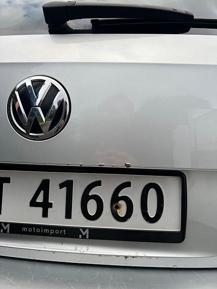 Volkswagen Passat 16 of 23