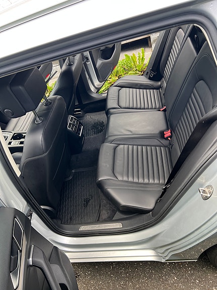 Volkswagen Passat 12 of 23