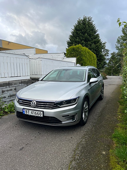 Volkswagen Passat 3 of 23