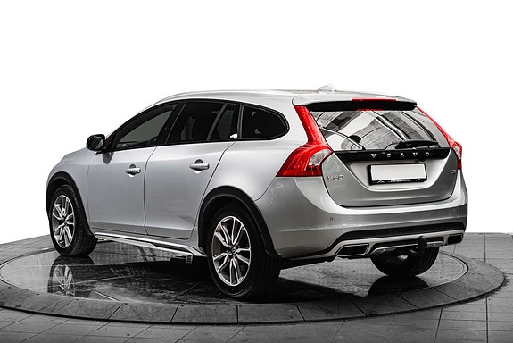 Volvo V60 Cross Country 5 of 5