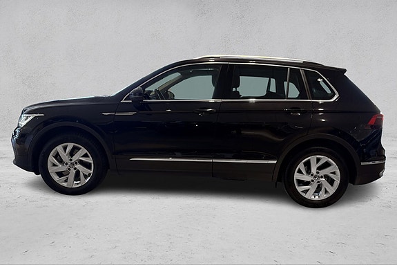 Volkswagen Tiguan 2 of 5