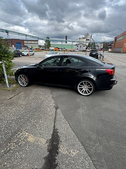 Lexus IS220d 4 of 11