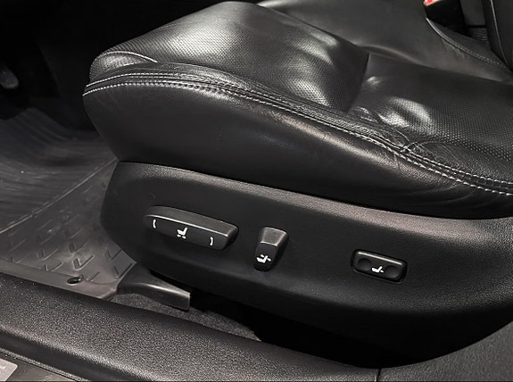 Lexus IS220d 9 of 11