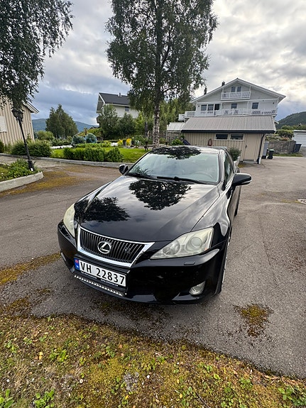 Lexus IS220d 3 of 11