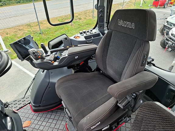 Valtra T235D Unlimited 16 of 26