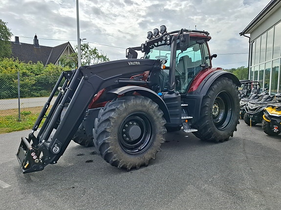 Valtra T235D Unlimited 8 of 26