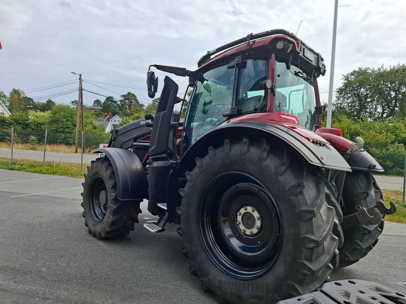 Valtra T235D Unlimited 6 of 26