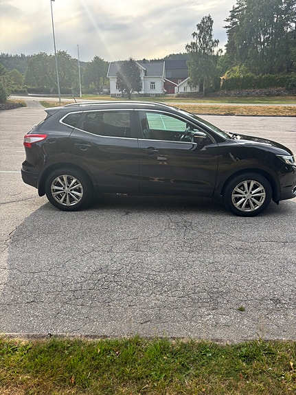 Nissan Qashqai 2 of 5
