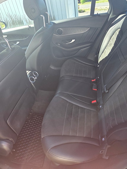 Mercedes-Benz GLC300 e 9 of 17