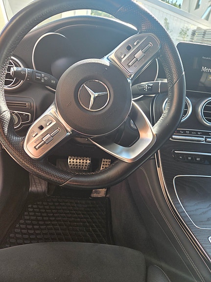 Mercedes-Benz GLC300 e 5 of 17