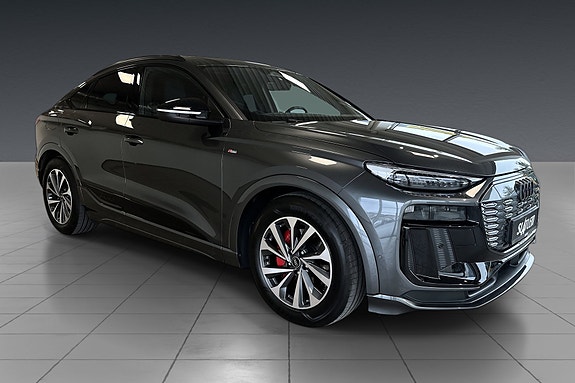 Audi Q6 e-tron 3 of 5