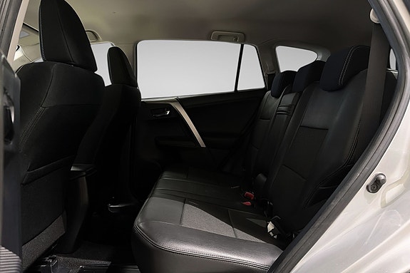 Toyota RAV4 11 of 21