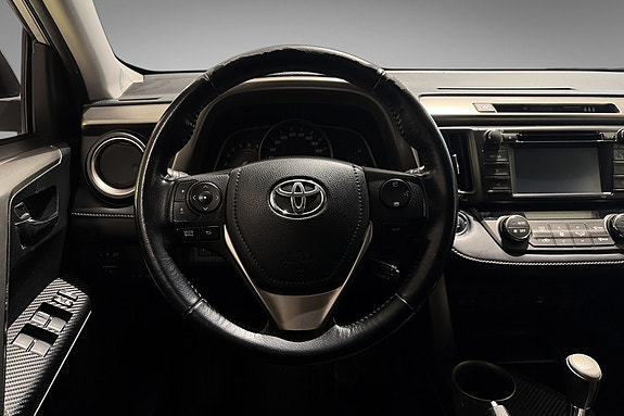 Toyota RAV4 13 of 21