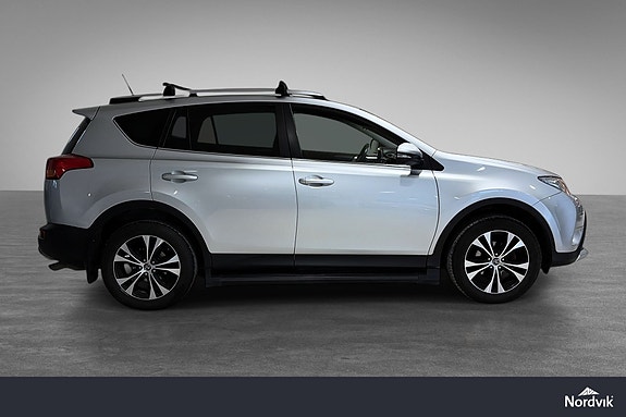Toyota RAV4 4 of 21