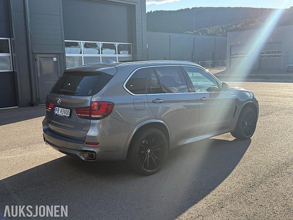BMW X5 4 of 5