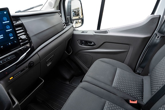 Ford Transit 17 of 30