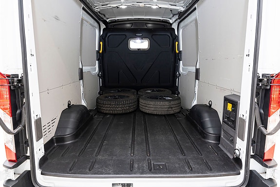 Ford Transit 26 of 30