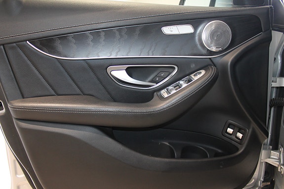 Mercedes-Benz GLC220 d 8 of 30
