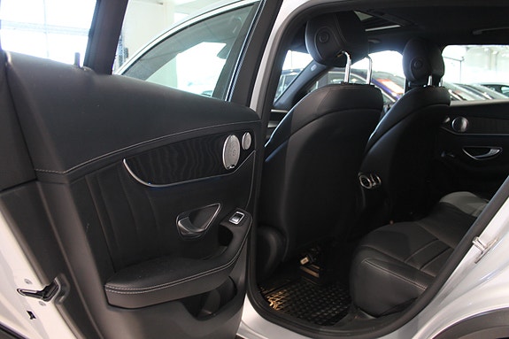 Mercedes-Benz GLC220 d 26 of 30