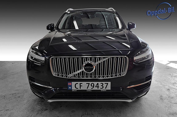 Volvo XC90 3 of 5