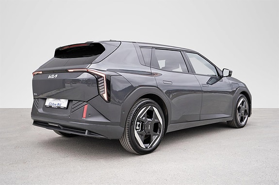Kia EV4 5 of 30