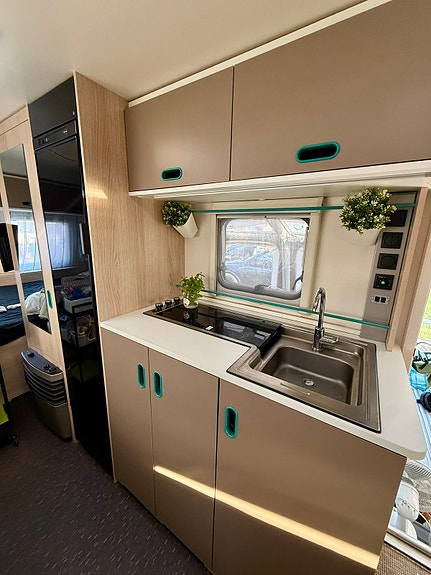 Adria Aviva 522 PK 10 of 18