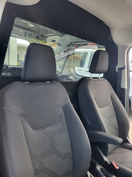 Ford Transit Courier 15 of 30