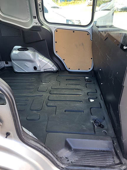 Ford Transit Courier 10 of 30