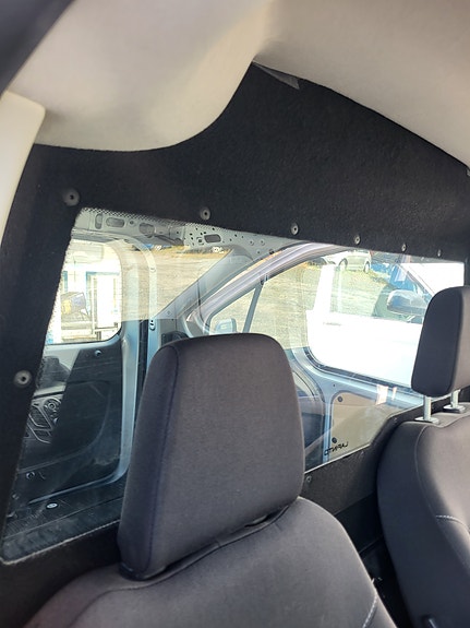 Ford Transit Courier 19 of 30
