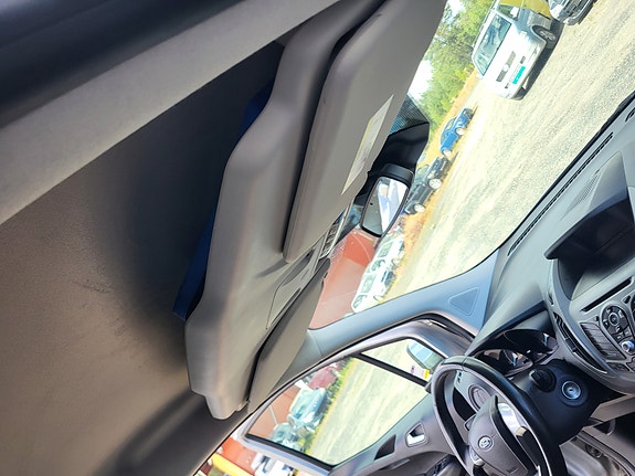 Ford Transit Courier 21 of 30