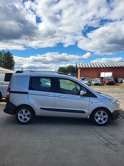 Ford Transit Courier 8 of 30