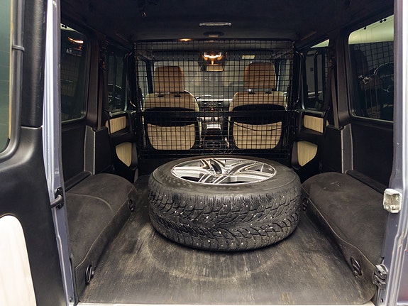 Mercedes-Benz G55 29 of 30