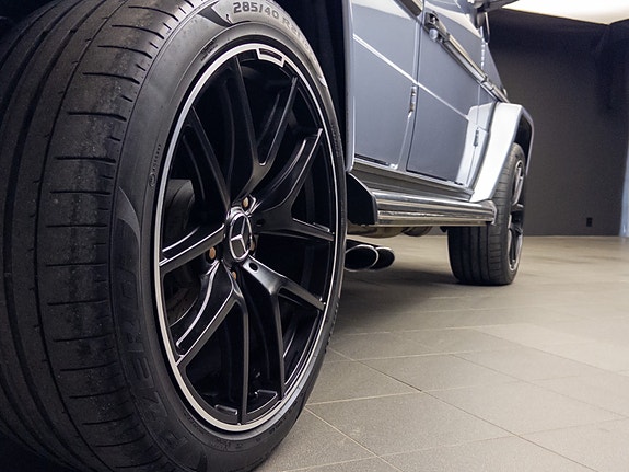 Mercedes-Benz G55 22 of 30
