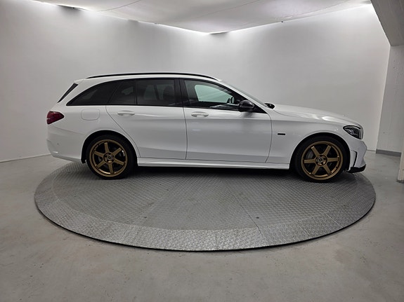 Mercedes-Benz C-Klasse 4 of 5