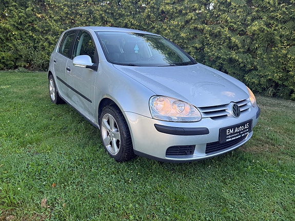 Volkswagen Golf V 2 of 5