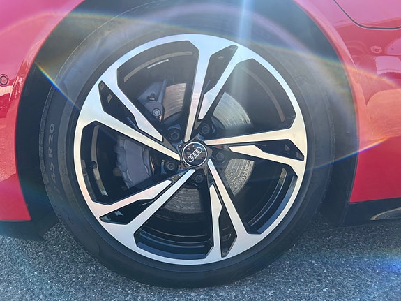 Audi e-tron GT 10 of 22