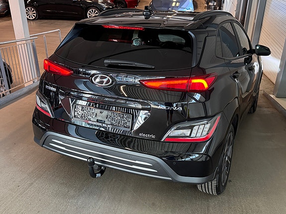 Hyundai Kona 2 of 5