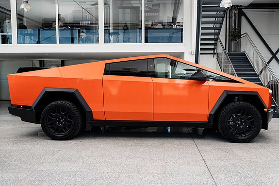 Tesla Cybertruck 5 of 5